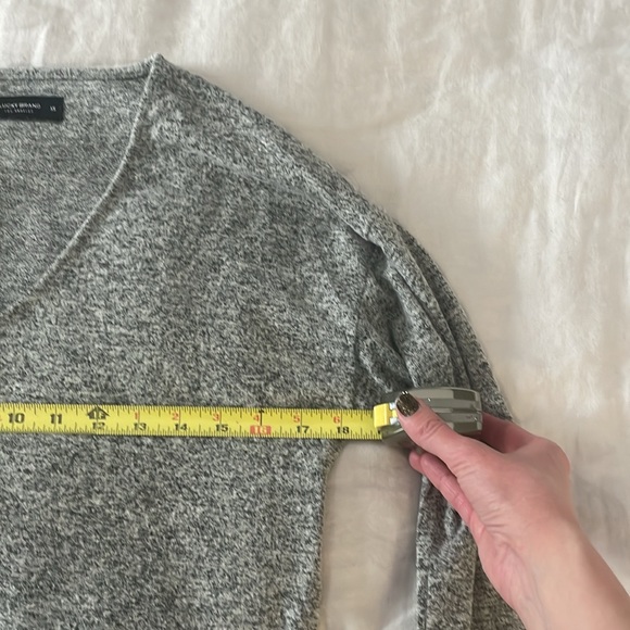 Lucky Brand V Neck Cloud Soft Gray Long Sleeve T sz XS - Picture 4 of 6